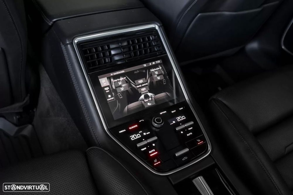 Porsche Panamera Sport Turismo Turbo - 23