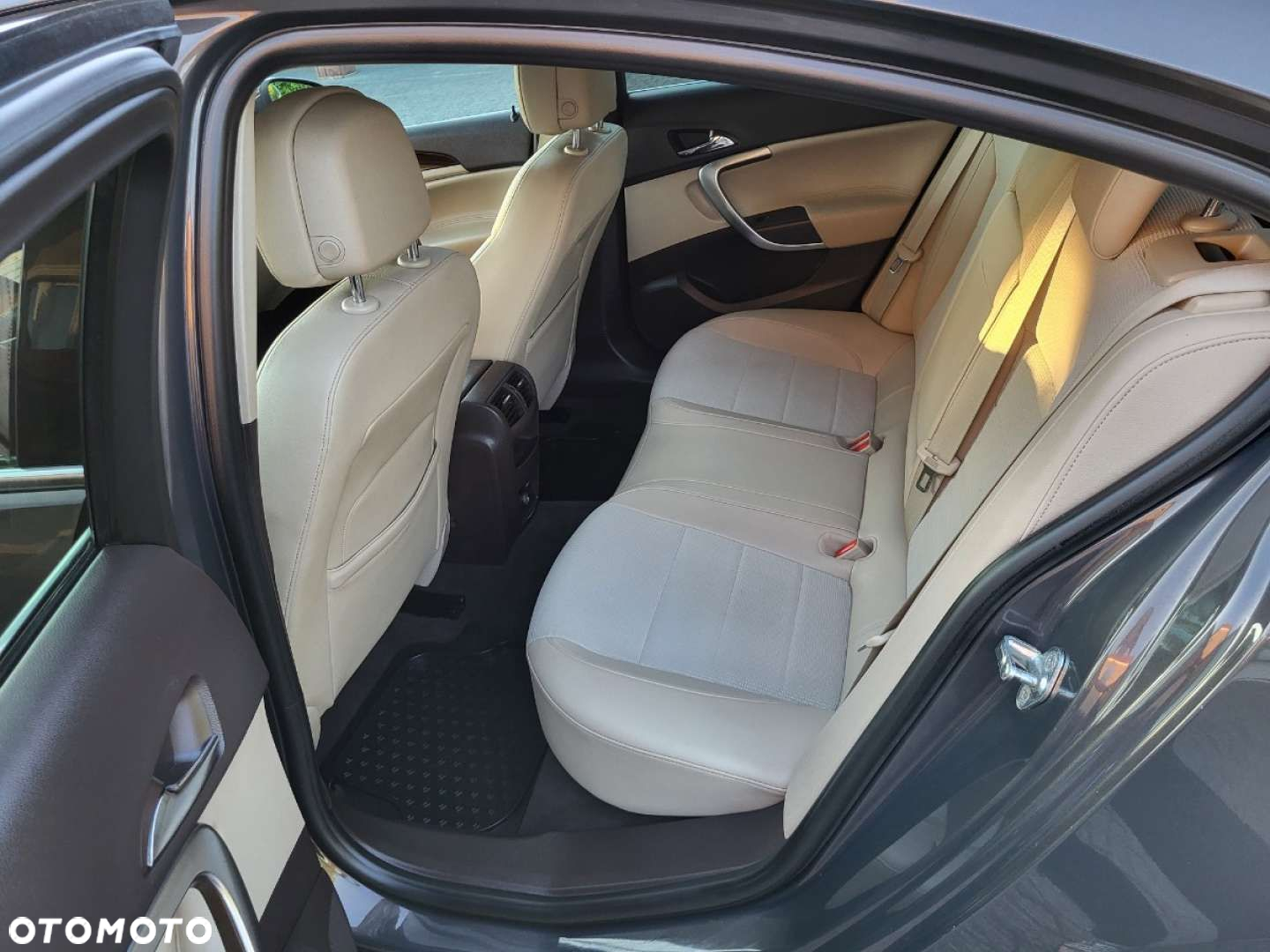 Opel Insignia - 12