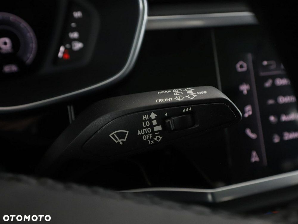 Audi Q3 45 TFSIe S tronic S line - 36