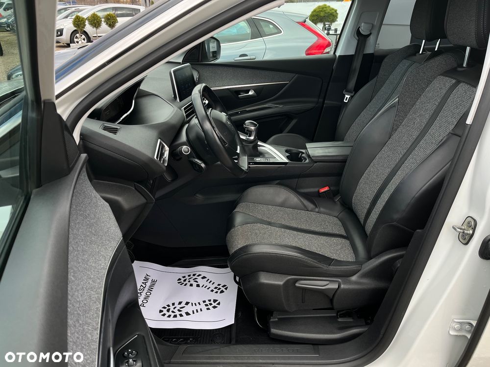 Peugeot 3008 PureTech 130 Stop & Start GPF Allure Business-Paket - 8