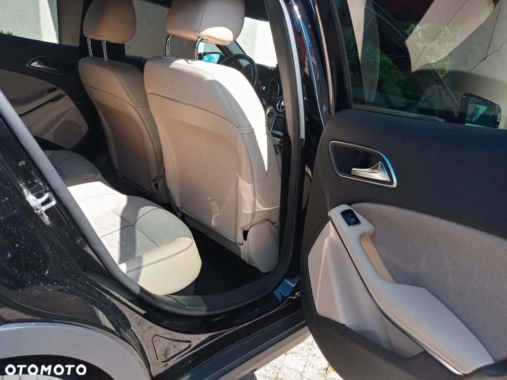 Mercedes-Benz GLA 220 4-Matic - 15
