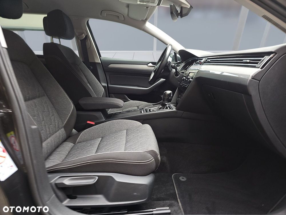 Volkswagen Passat 2.0 TDI EVO Business DSG - 17