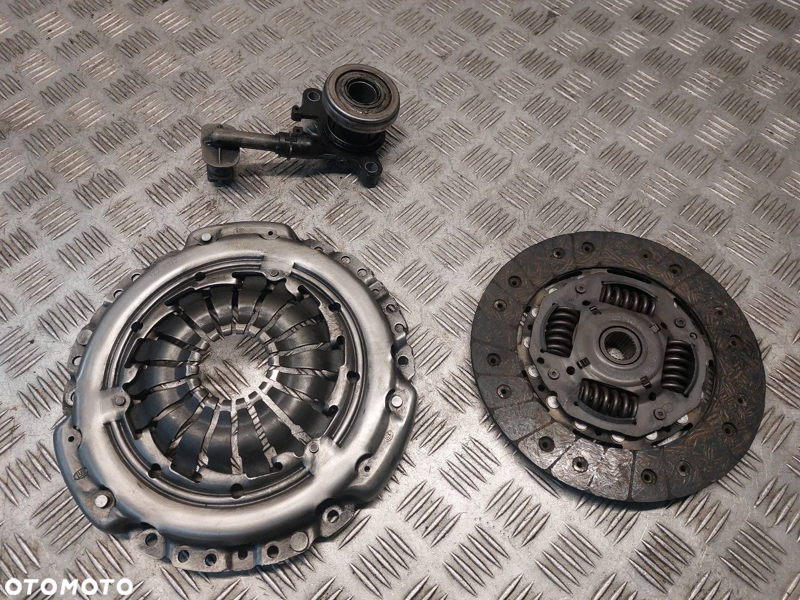 SPRZĘGŁO TARCZA + DOCISK  DACIA SANDERO I 1.5 DCI 322034210 122031210 - 1
