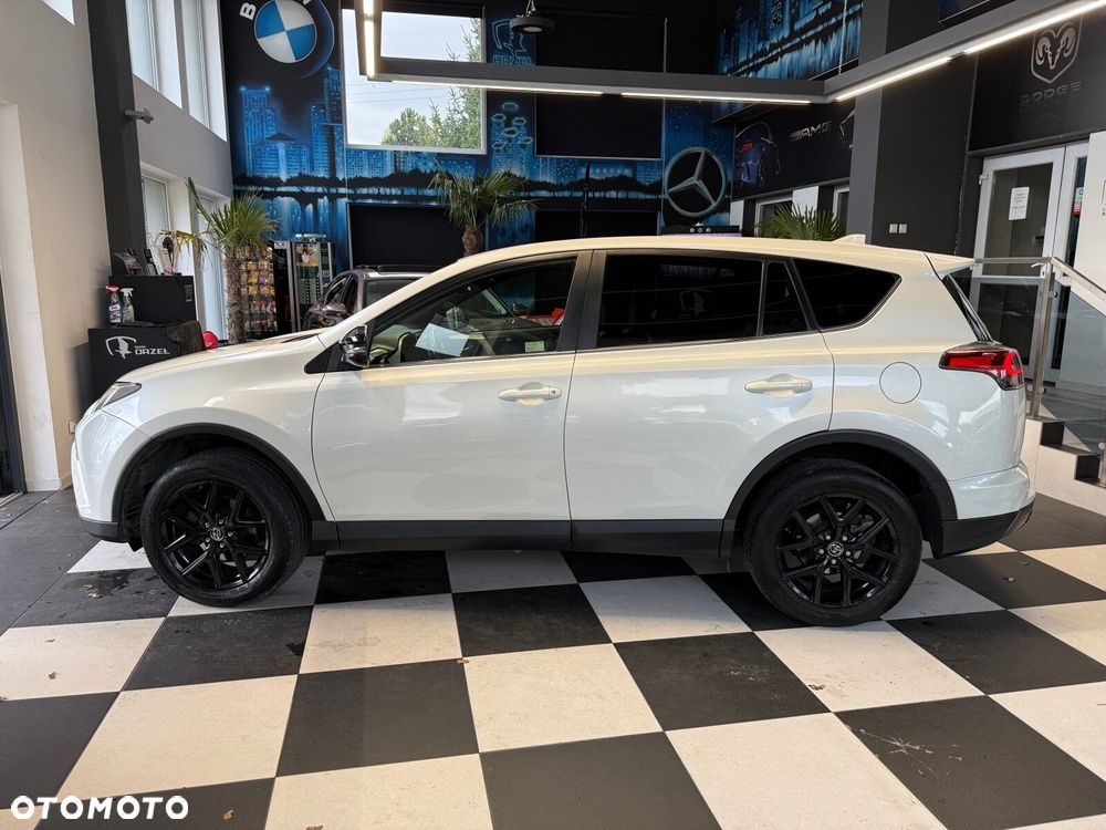 Toyota RAV4 - 8