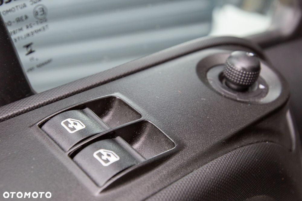 Iveco Daily 35C16 2.3 KONTENER + WINDA dHollandia 750kg koła bliźniaki - 11