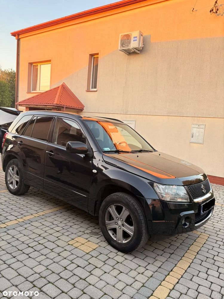 Suzuki Grand Vitara 2.0 Comfort + Family - 10