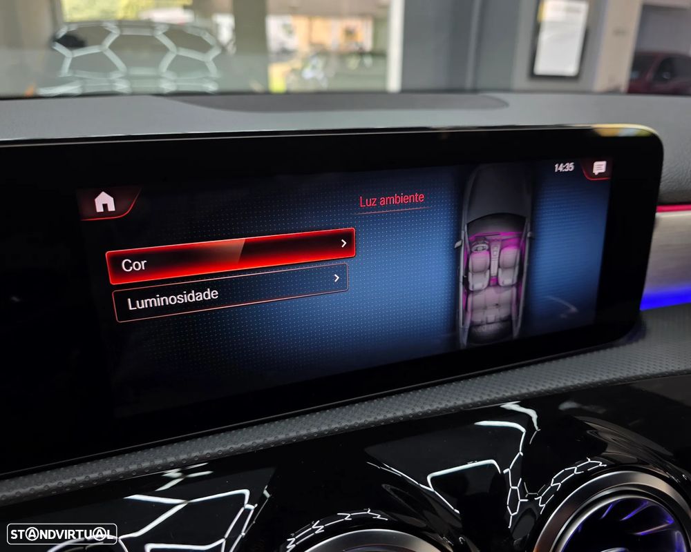 Mercedes-Benz A 250 Limousine e 8G-DCT AMG Line - 26