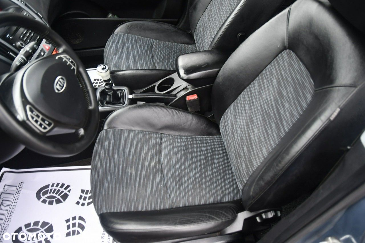 Kia Ceed - 13