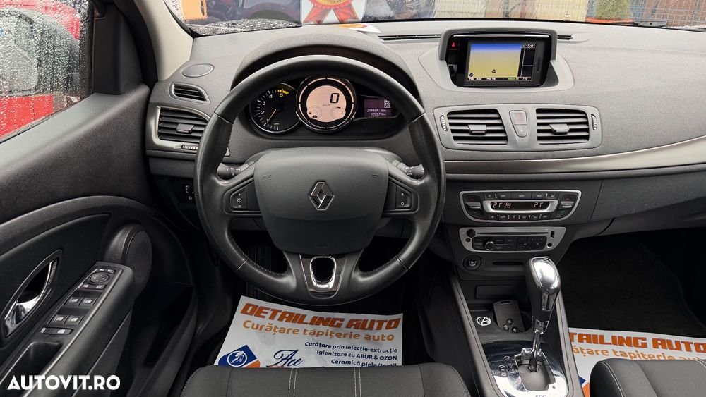 Renault Megane dCi 110 FAP EDC Paris Business - 11