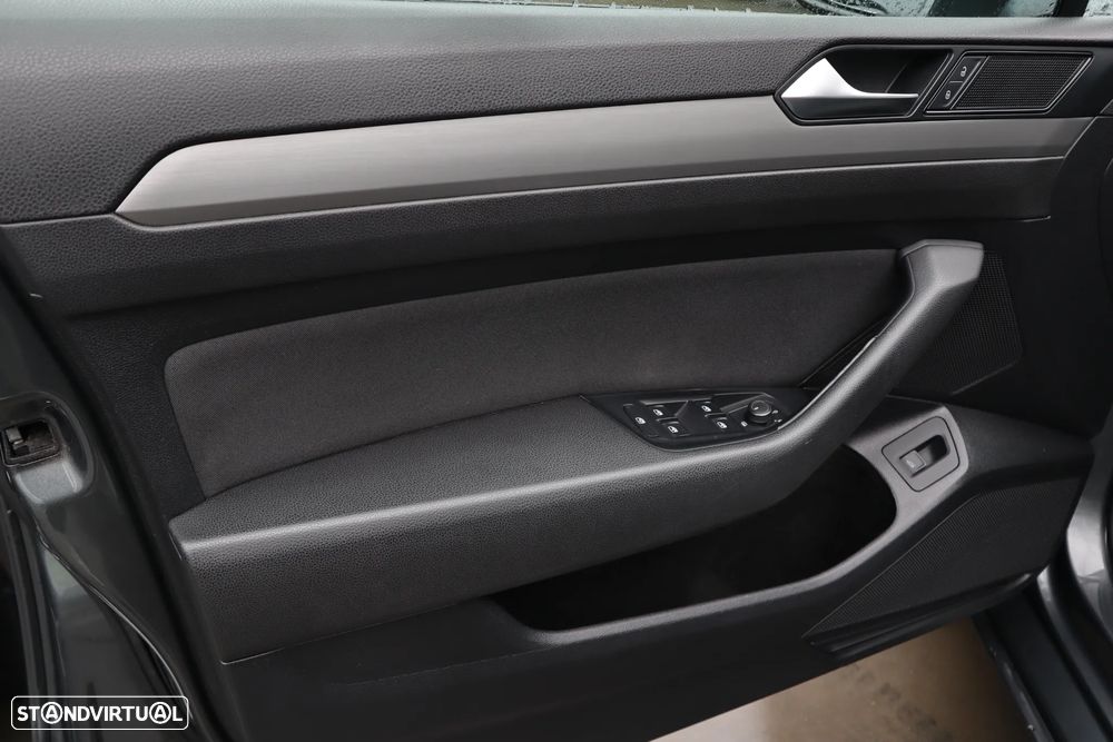 VW Passat 1.6 TDI (BlueMotion ) Comfortline - 13