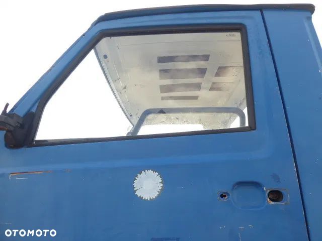 MB 100 W631 SZYBA DRZWI LEWA - 2