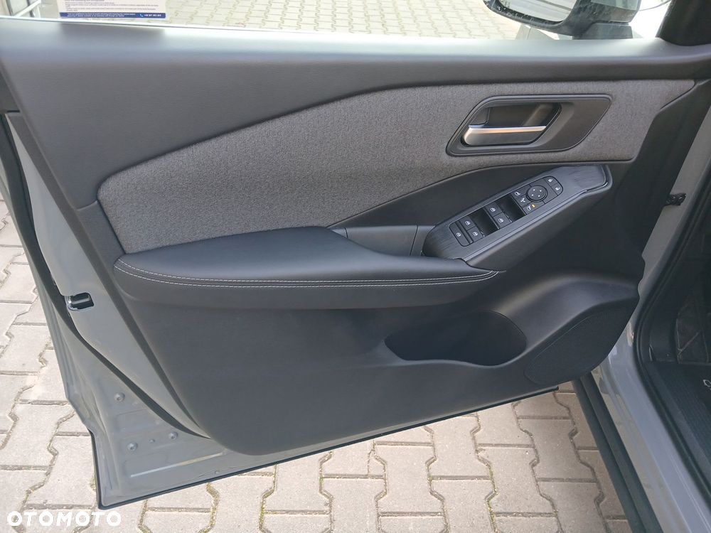 Nissan Qashqai 1.3 DIG-T mHEV N-Connecta Xtronic - 25
