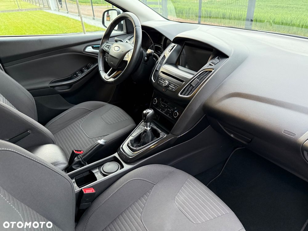Ford Focus - 27