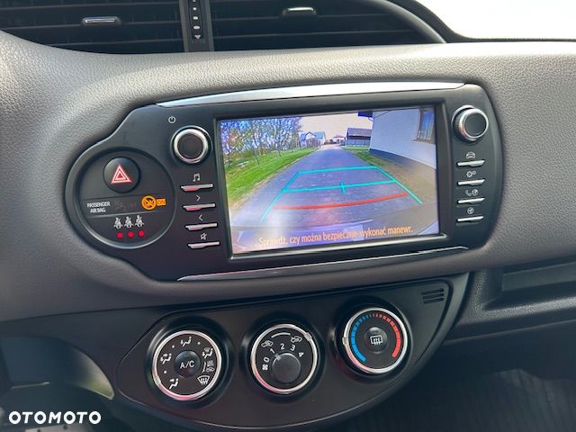Toyota Yaris 1.5 Premium CVT - 28