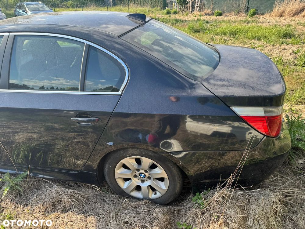 BMW Seria 5 525d Touring - 4