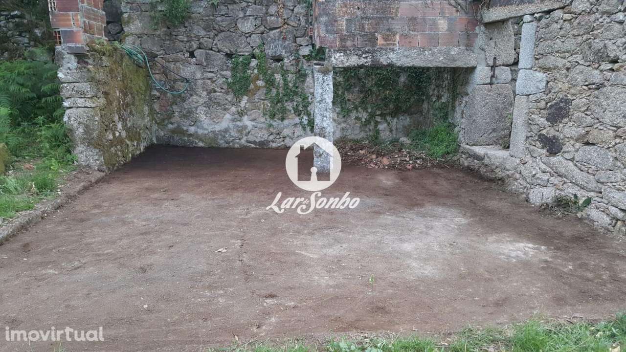 Moradia para restauro em Barcelos - Grande imagem: 4/23