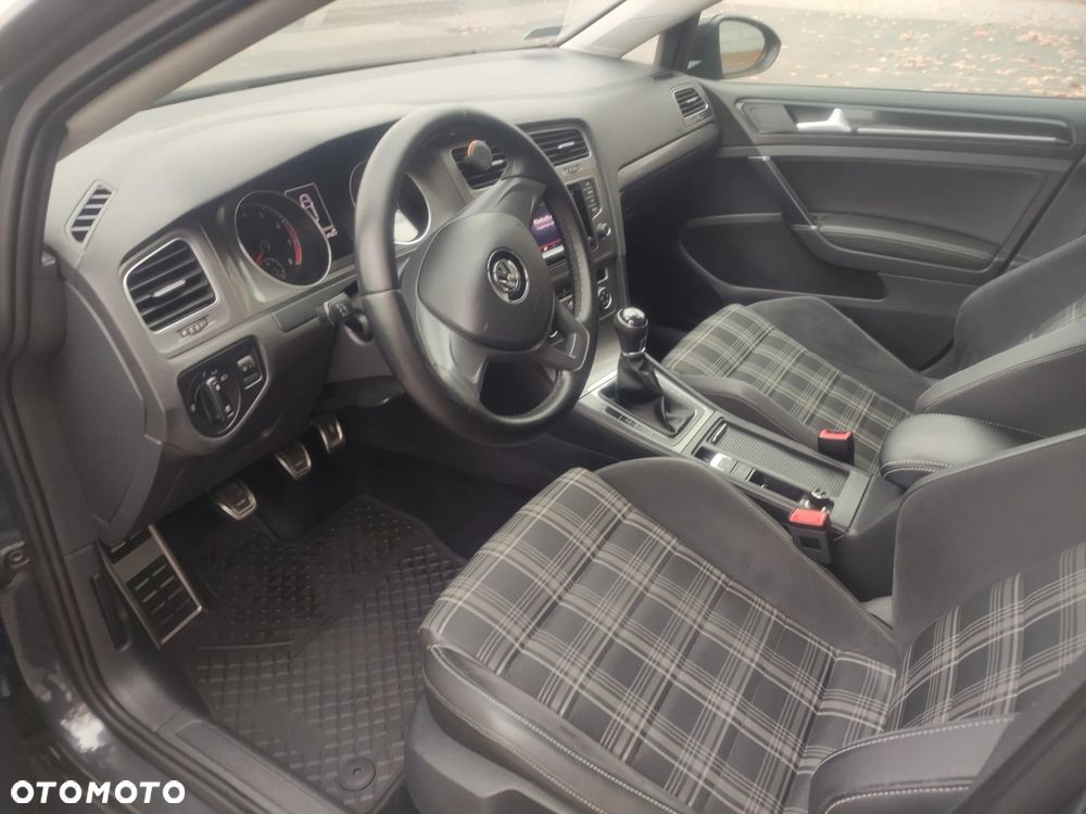 Volkswagen Golf VII 1.2 TSI BMT Comfortline - 15