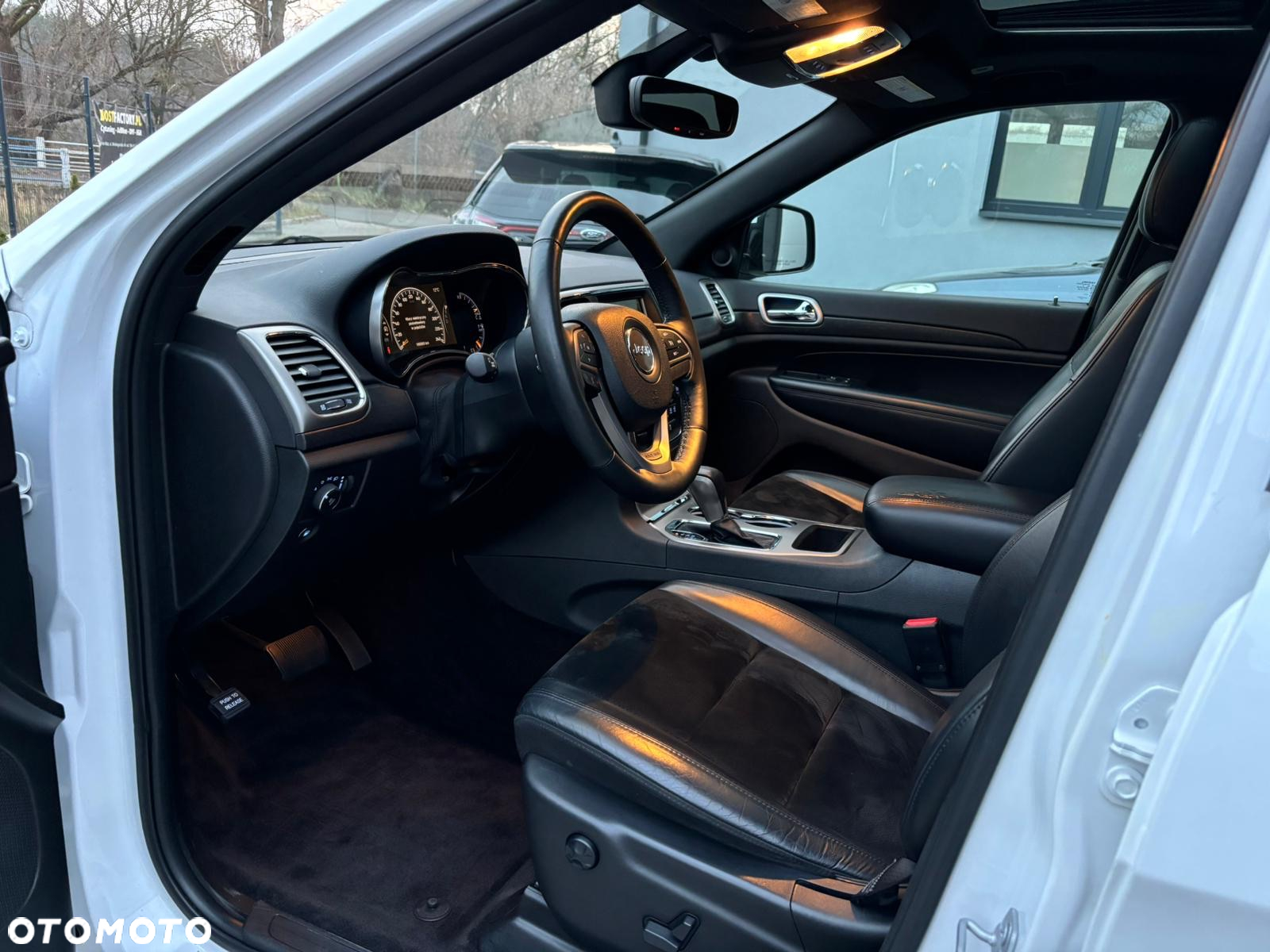Jeep Grand Cherokee - 8