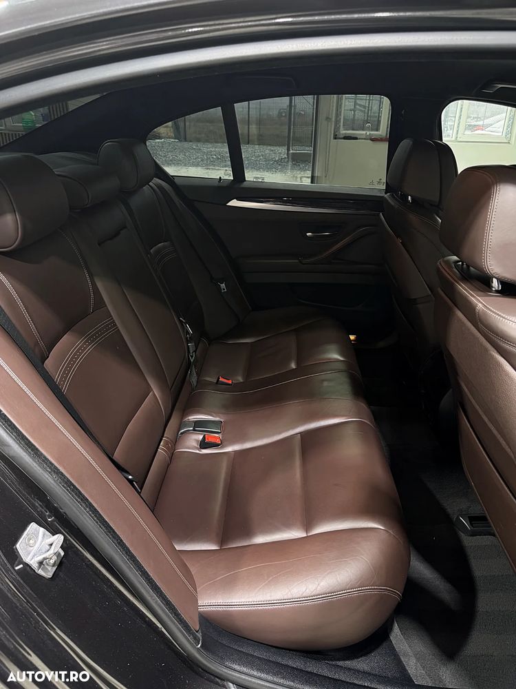 BMW Seria 5 520d Aut. Luxury Line - 15