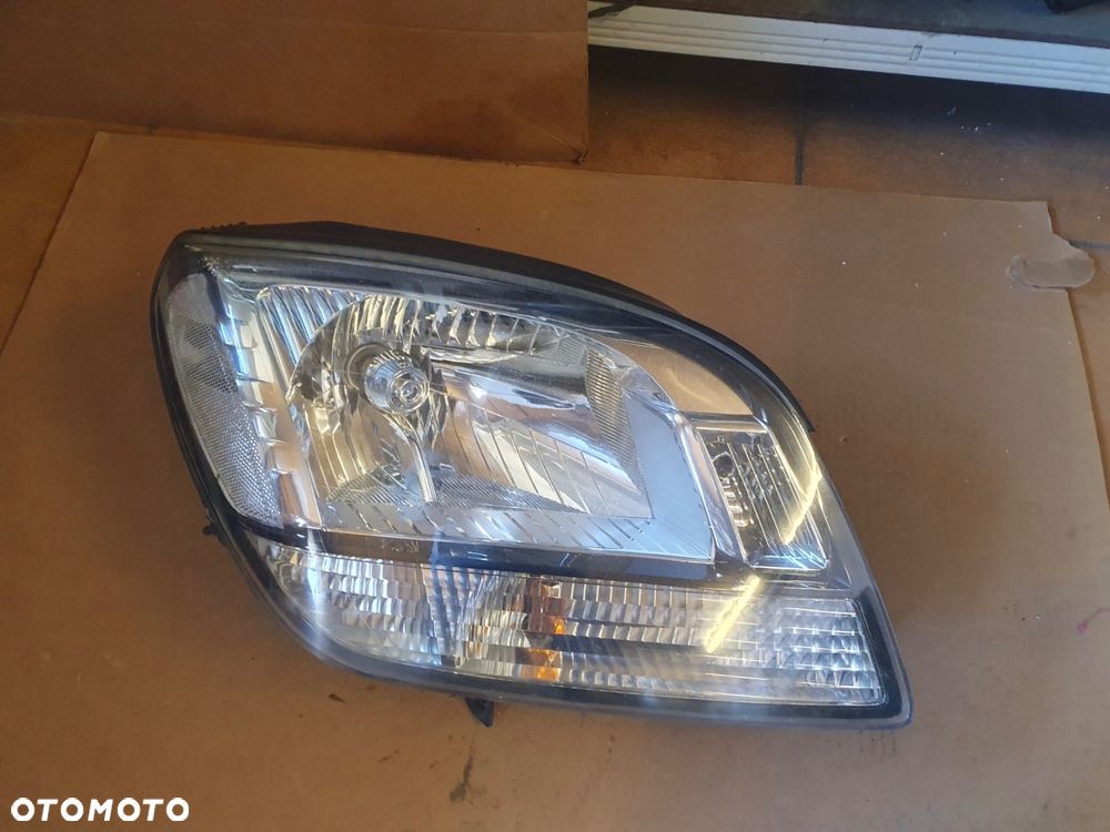 REFLEKTOR PRAWY CHEVROLET ORLANDO 1 EUROPA