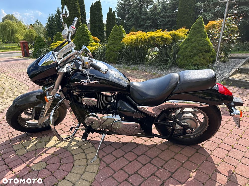 Suzuki Intruder - 1
