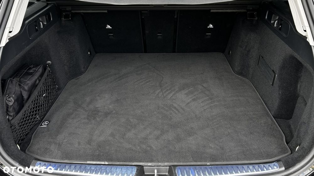 Mercedes-Benz Klasa C 220 d 4Matic 9G-TRONIC Edition AMG Line - 32