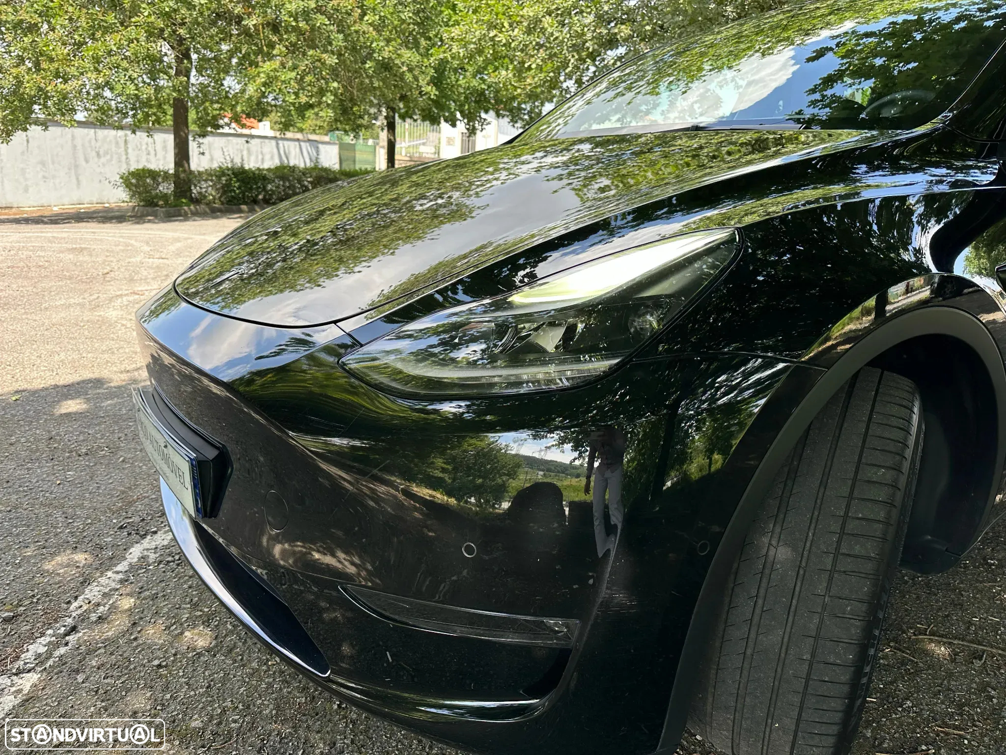 Tesla Model Y Long Range Dual Motor AWD - 13