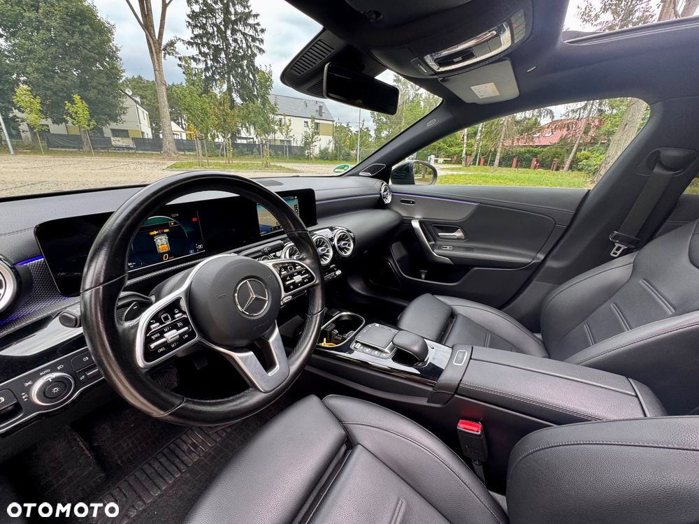 Mercedes-Benz CLA 220 d AMG Line 8G-DCT - 38