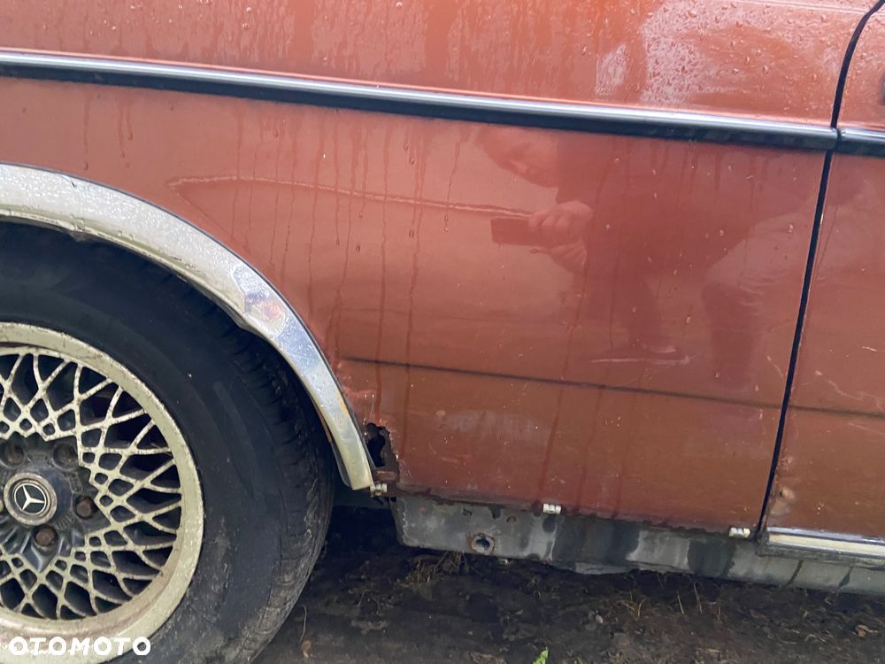 Mercedes-Benz W123 - 24