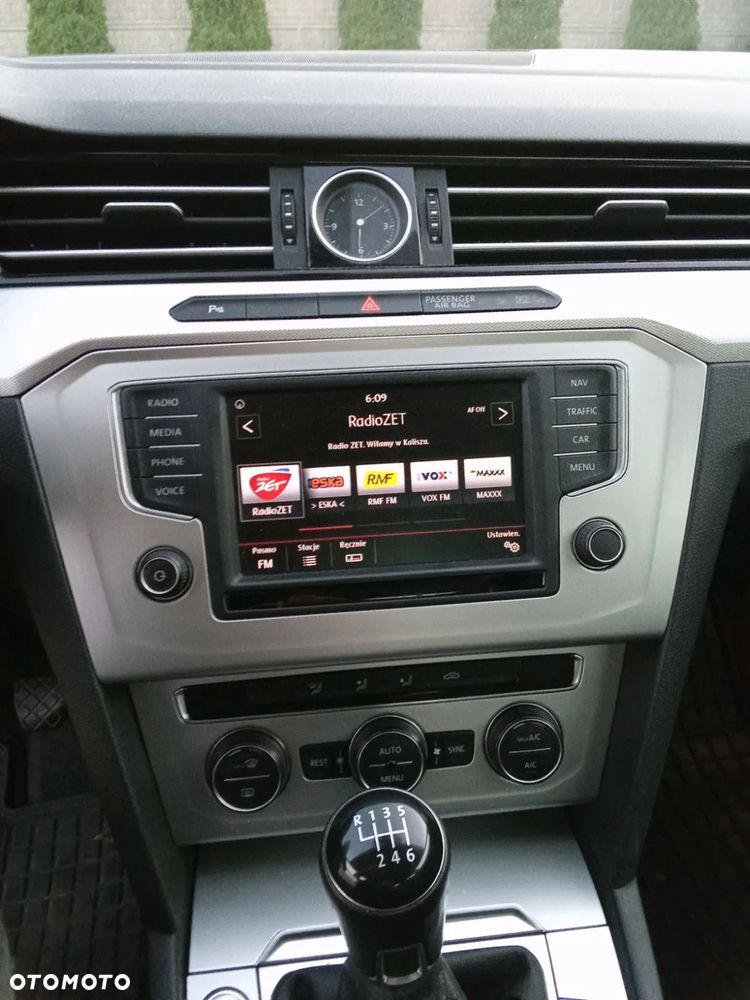 Volkswagen Passat 1.6 TDI (BlueMotion Technology) Comfortline - 10