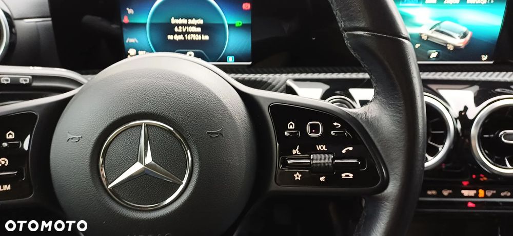 Mercedes-Benz CLA 180 d - 19