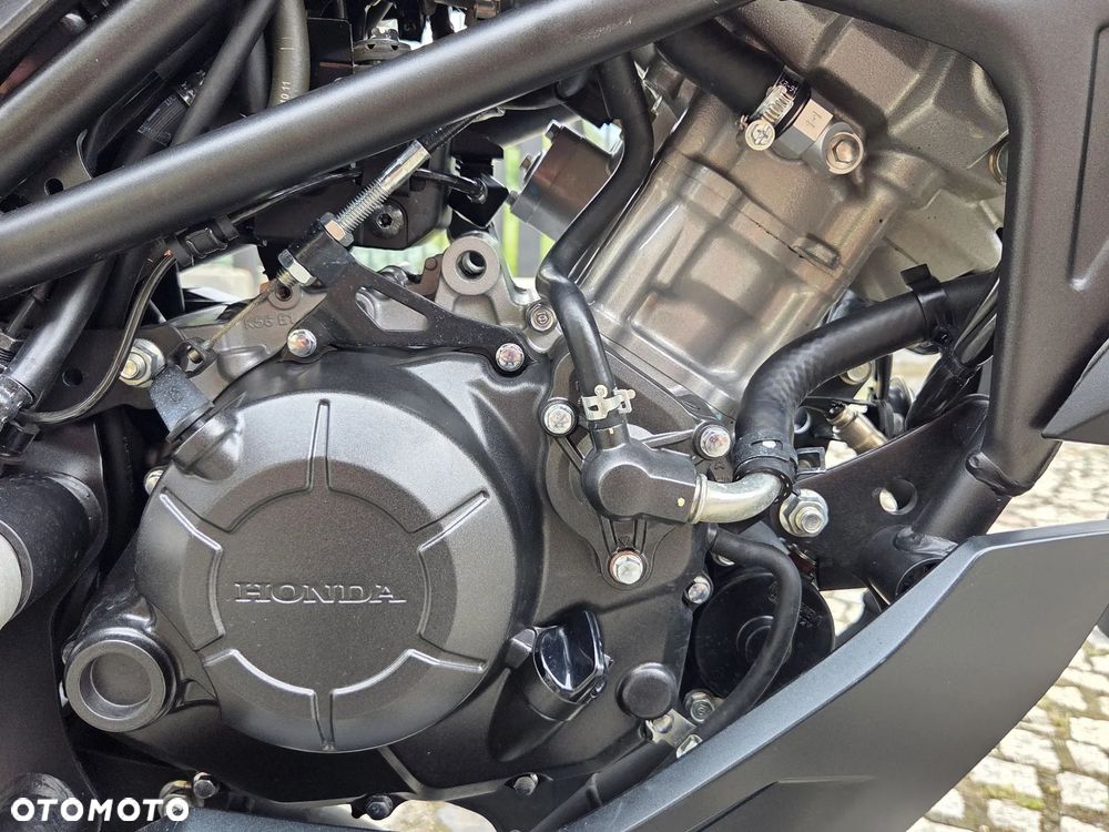 Honda CB - 11