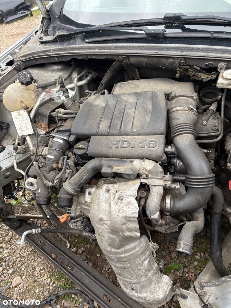 Kompletny silnik Peugeot 308 1.6HDI 9HX - 1