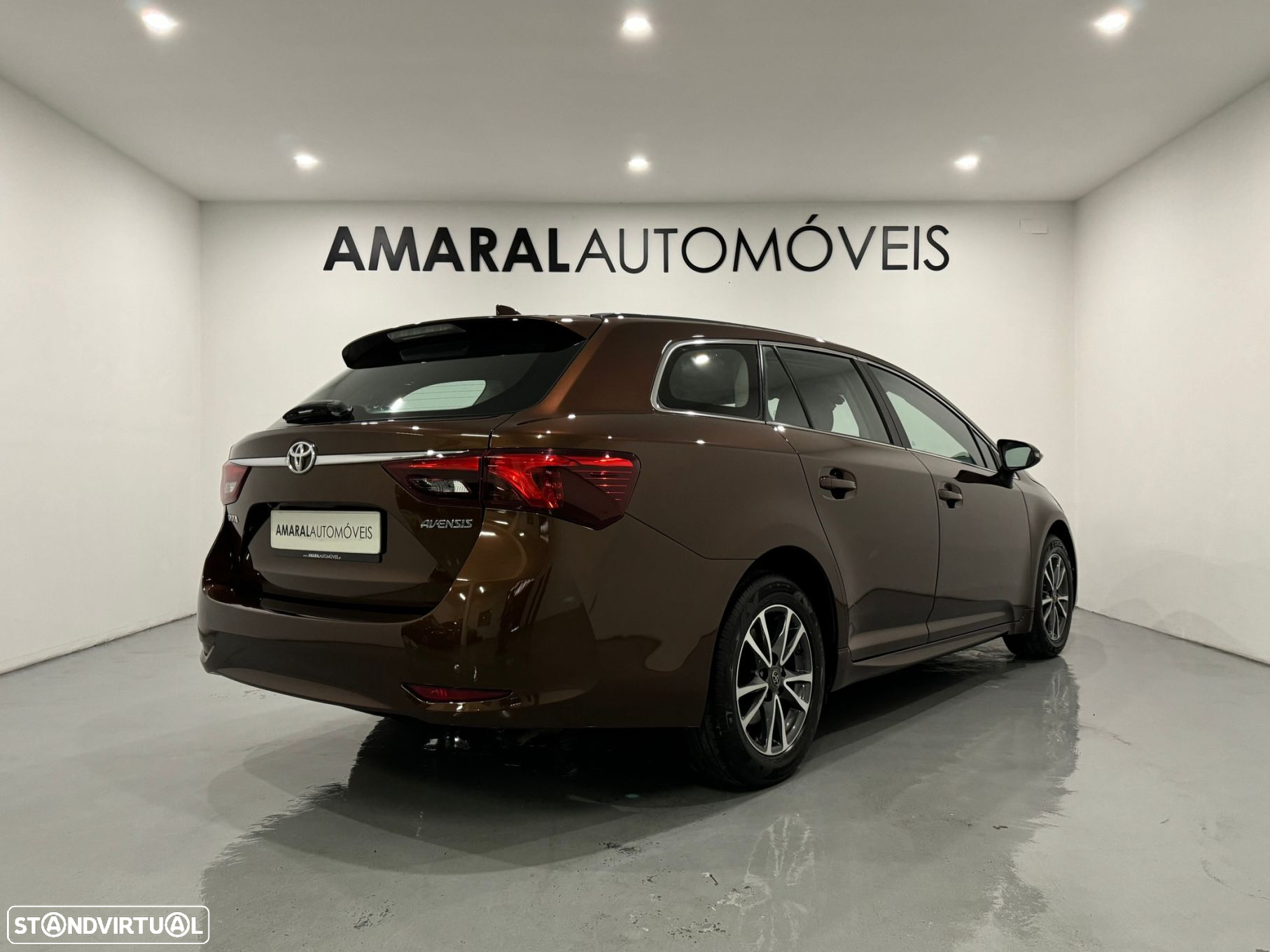 Toyota Avensis Touring Sports 1.6 D-4D Exclusive - 4