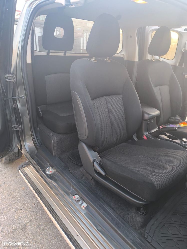 Mitsubishi L200 2.4 DI-D CD Instyle Sportb.Strakar 4WD - 15