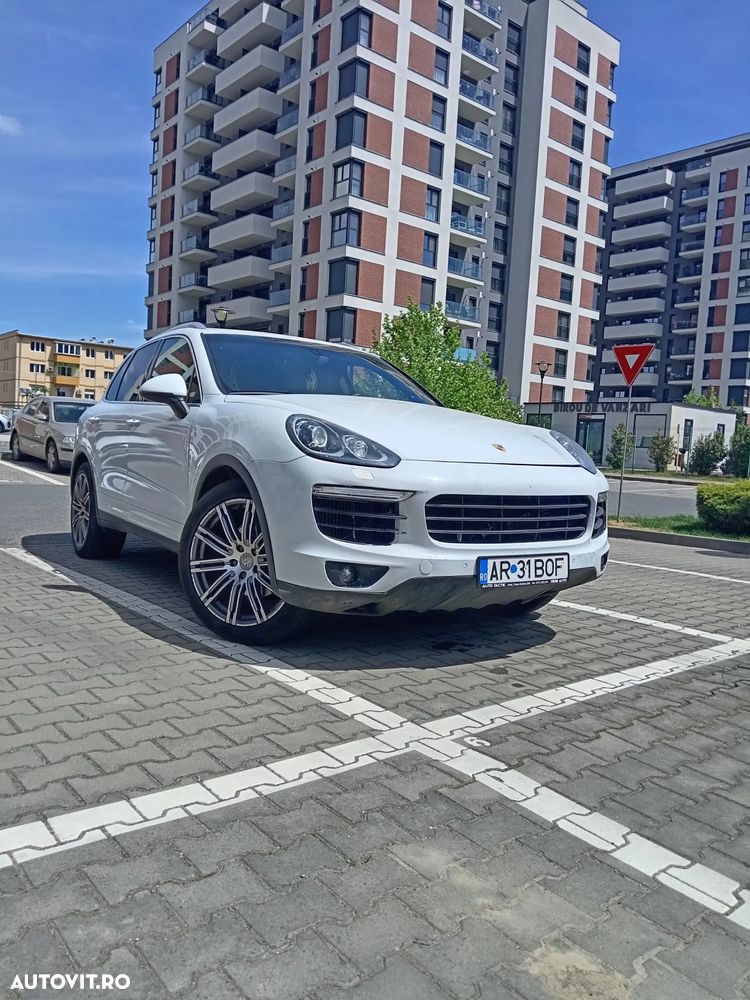 Porsche Cayenne - 1