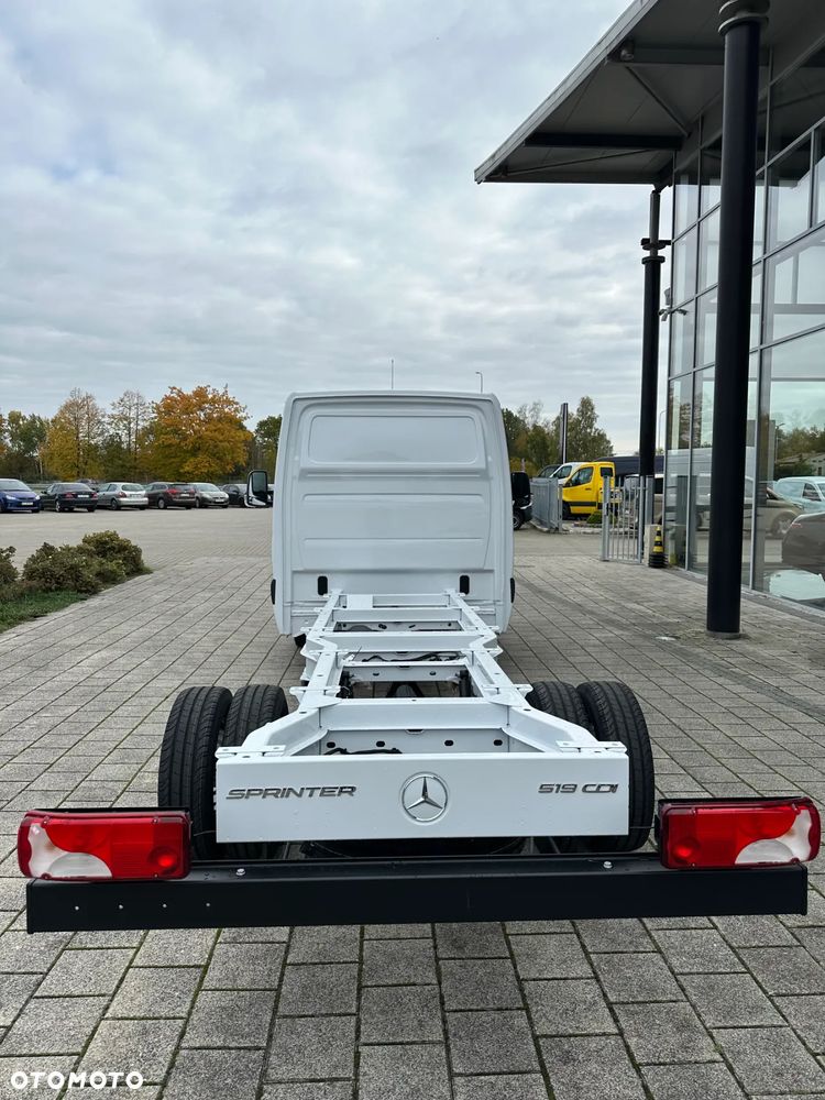 Mercedes-Benz Sprinter - 7