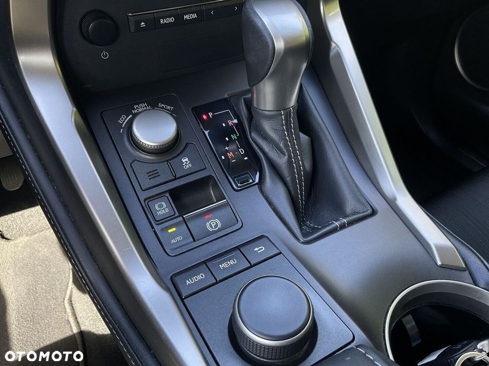 Lexus NX 200t Elite AWD - 23