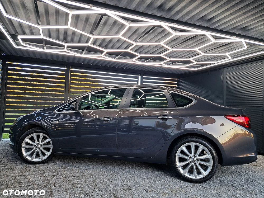 Opel Astra 1.4 Turbo Innovation - 4