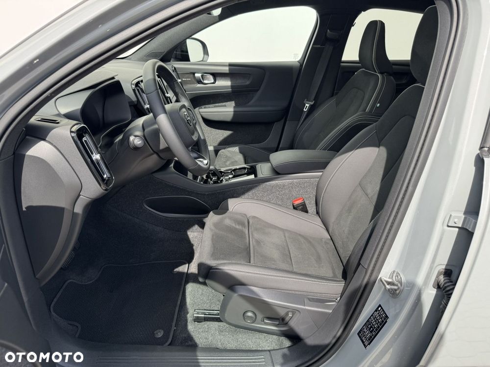 Volvo C40 Recharge 82 kWh Single M Extended Range RWD Ultimate - 11