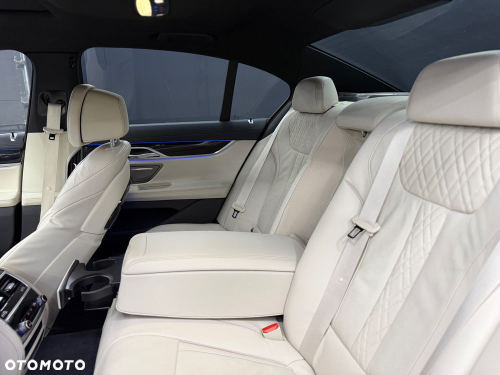 BMW Seria 7 - 21