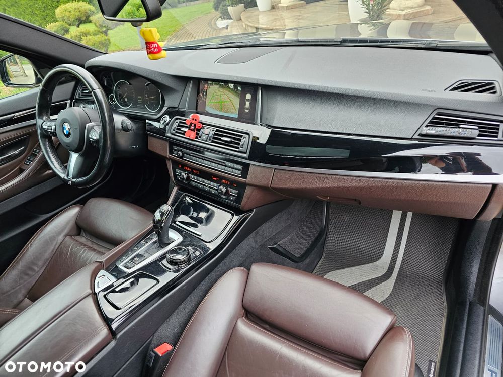 BMW Seria 5 M550d xDrive Sport-Aut - 35