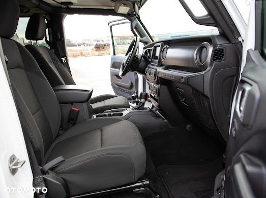 Jeep Wrangler - 17