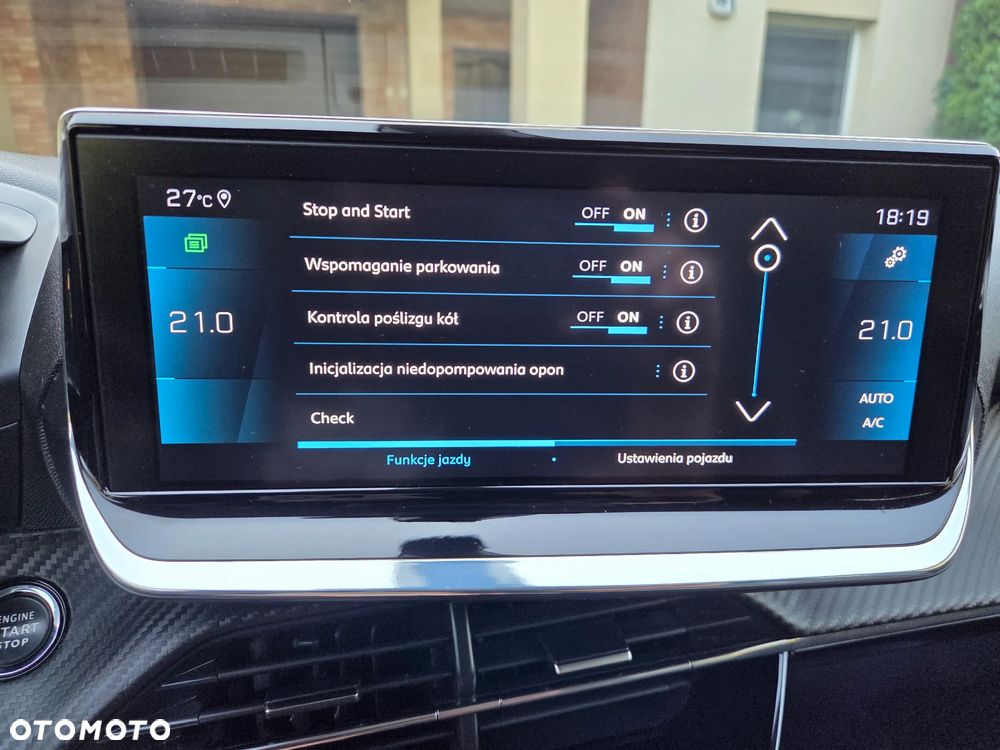 Peugeot 2008 1.5 BlueHDi Allure S&S EAT8 - 21
