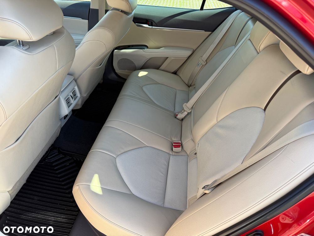 Toyota Camry 2.5 Hybrid Executive CVT - 8