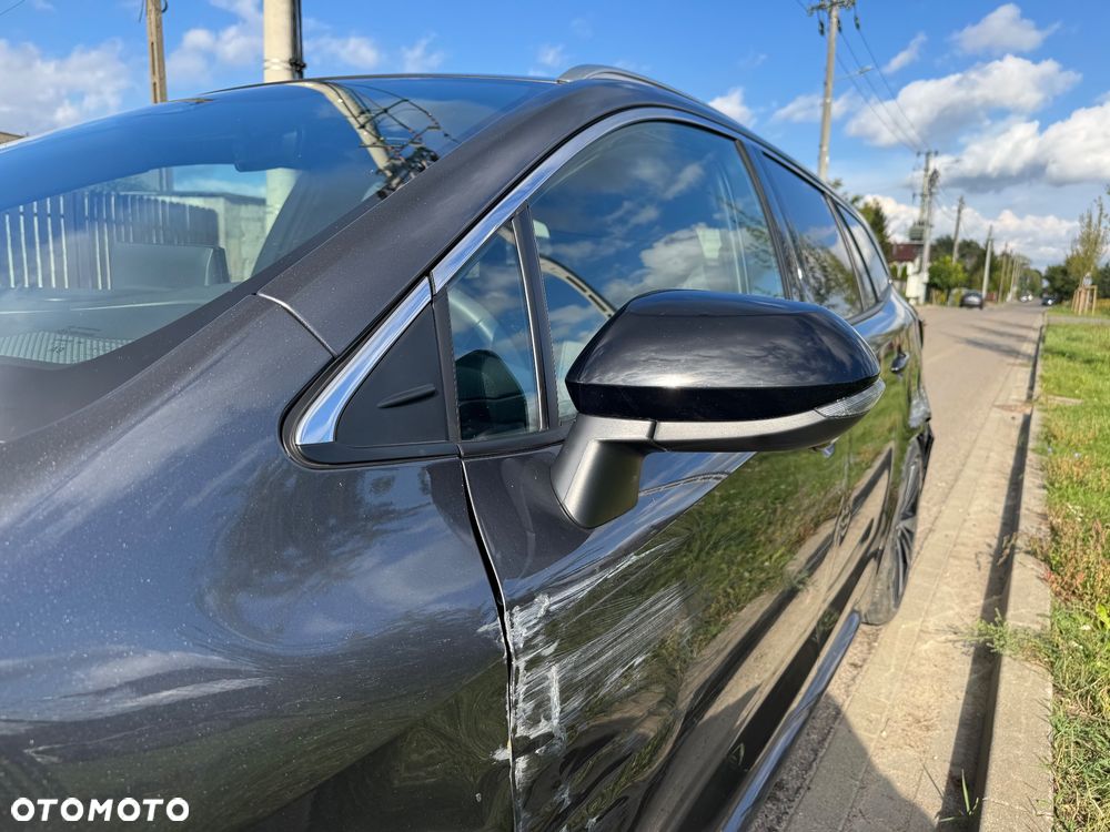 Toyota Corolla 2.0 Hybrid Style - 24