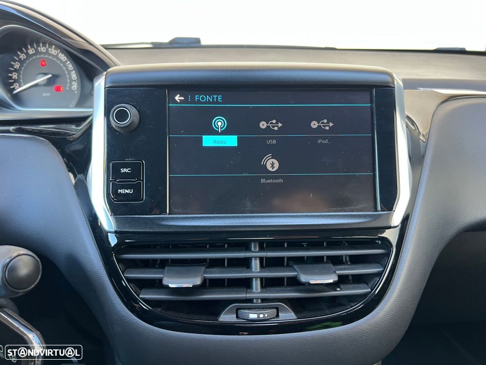 Peugeot 208 1.2 PureTech Signature - 11