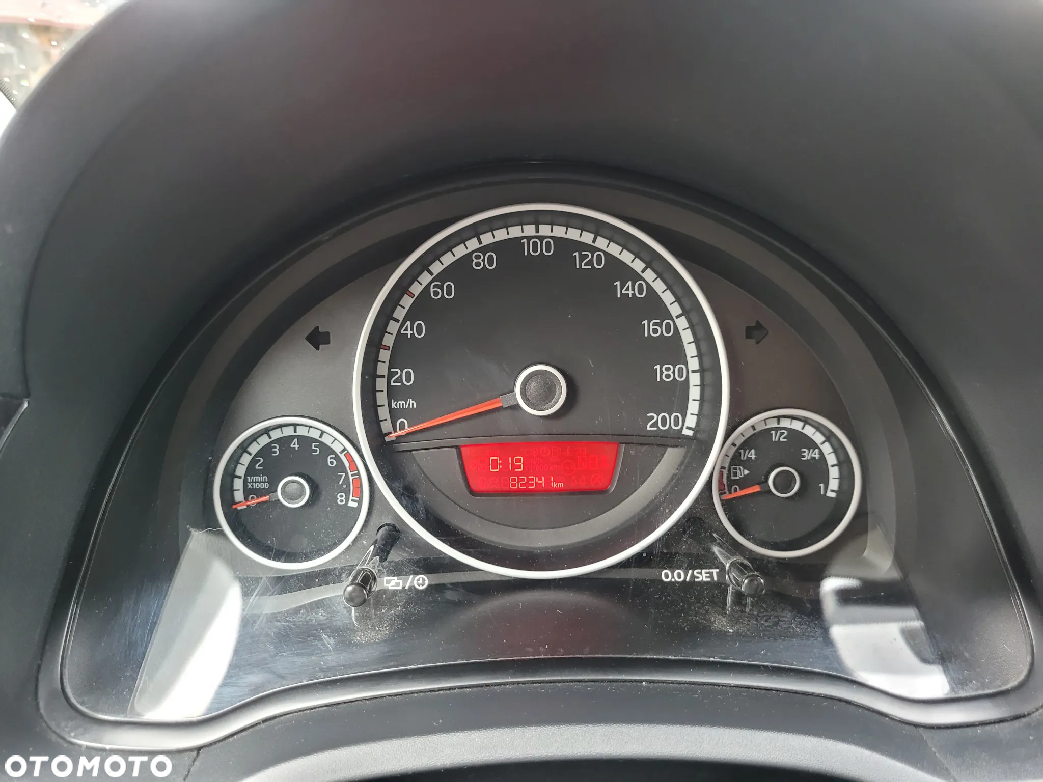 Volkswagen up! 1.0 cross - 24