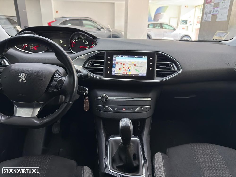 Peugeot 308 1.2 PureTech Style J17 - 20