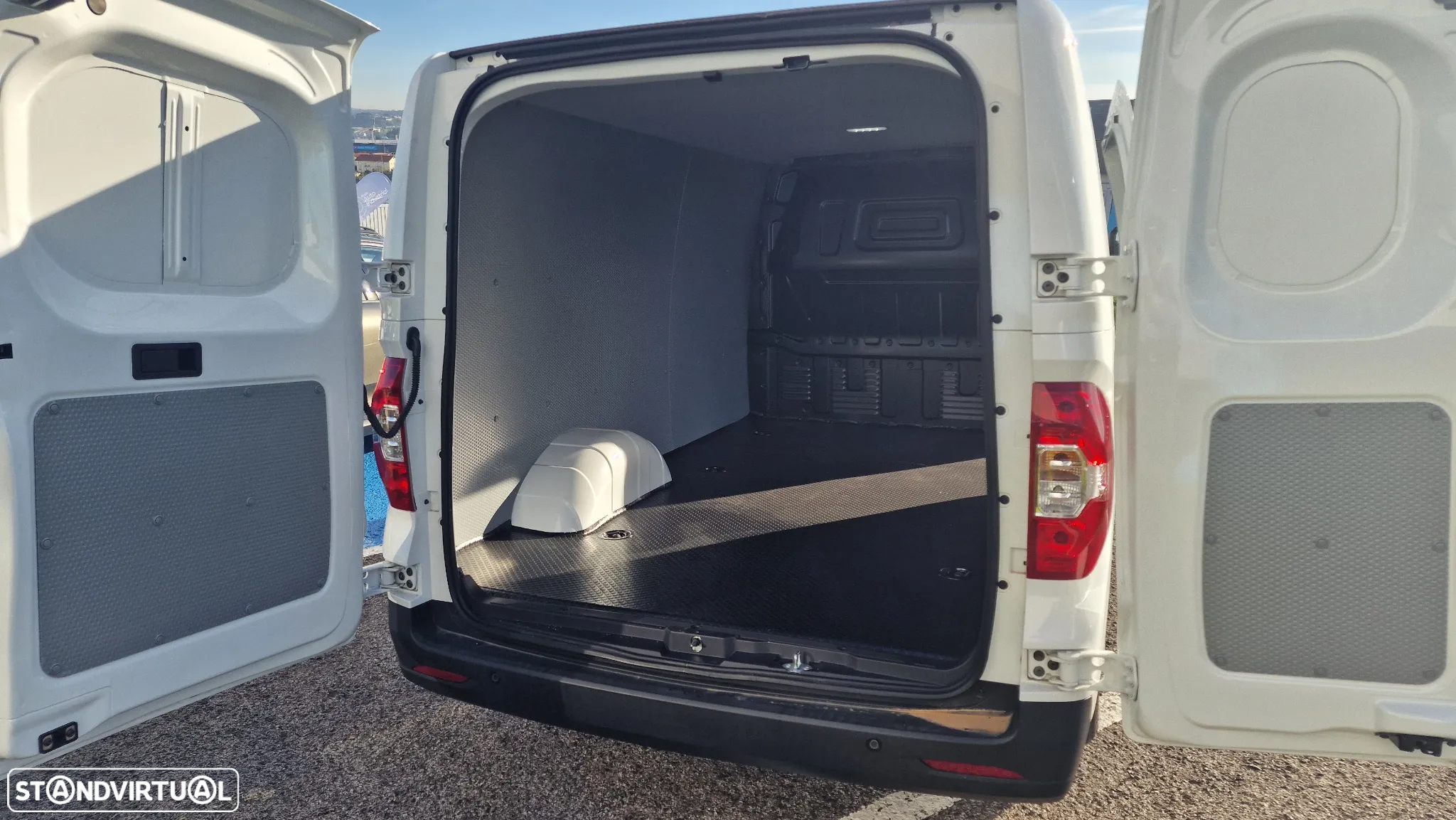 Maxus E-DELIVERY 3 Longa - 13